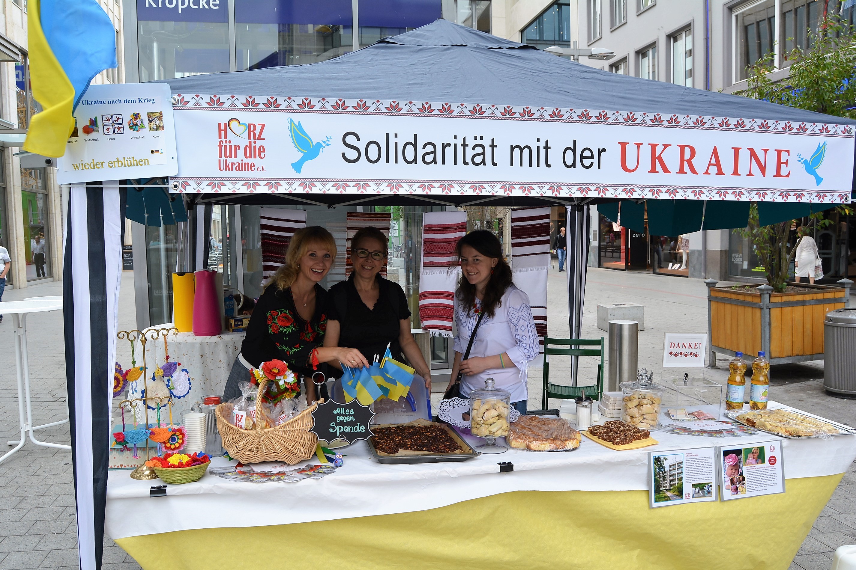 Spenden für Ukraine: POCO-Märkte sammeln Verbandskästen ab Montag